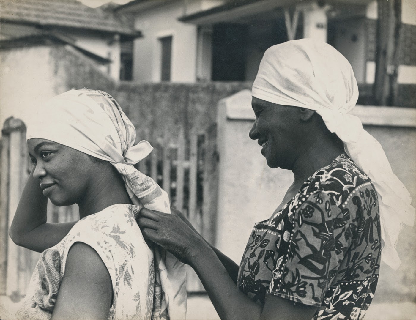 Ruth de Souza e Carolina Maria de Jesus na Favela do Canindé. São Paulo 1961