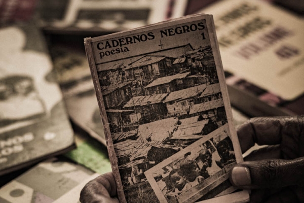 cadernos-negros-04409EE6BC-E90F-2590-94A3-DB7882230D44.jpg