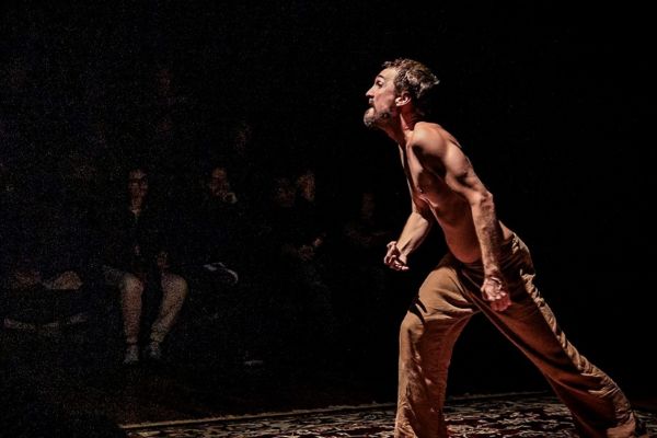 Cena da peça 'Sidarta', baseada no romance de Hermann Hesse. Foto: Marcela Casarin