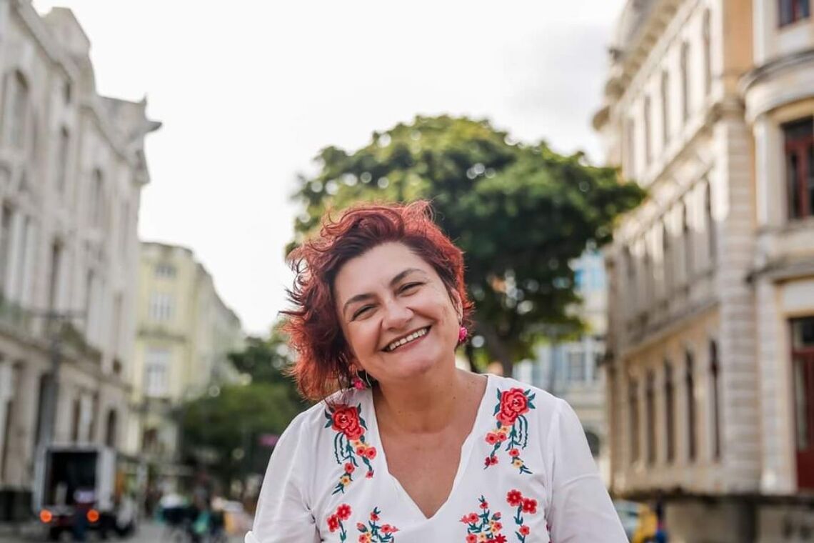 Cida Pedrosa é uma das poetas da delegação brasileira no Festival Internacional de Poesia da Juventude na China