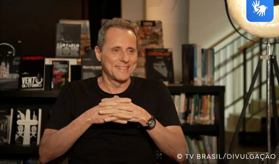  O escritor Tony Belotto, que se notabilizou pelos romances policiais, diz que seu novo livro é um “thriller psicológico”