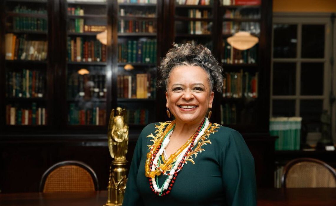 Autora de Um defeito de Cor se inscreve na ABL como um símbolo de um Brasil que começa a se enxergar em todas as suas cores