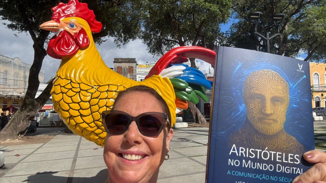  Em vez de tratar Aristóteles como figura distante da Antiguidade, Paternostro o apresenta como um pensador surpreendentemente atual, capaz de iluminar problemas da cultura digital