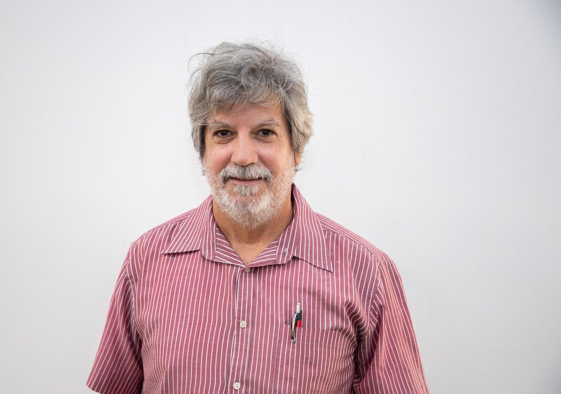 Escritor apresenta livro onde discute duas décadas de produção cultural, articulando cultura, política a e representatividade regional