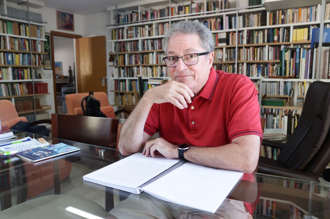 Autor trabalhou temática onde tentou encontrar vestígios da contracultura na atualidade