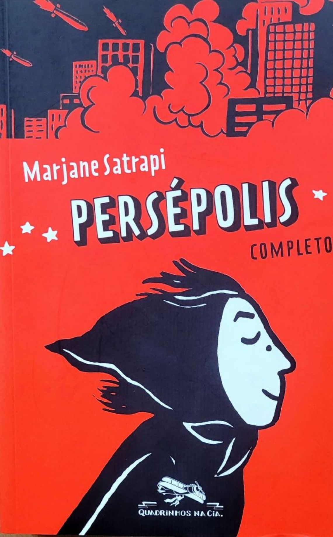  Graphic novel retrata história de uma adolescente durante a Revolução Islâmica de 1979, unindo memória, história e formação pessoal